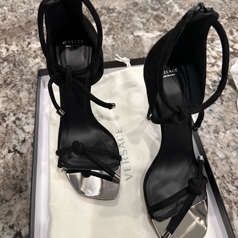 Versace Elegant Black and Silver knotted suede Heels